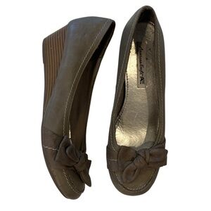 American Eagle Wedges